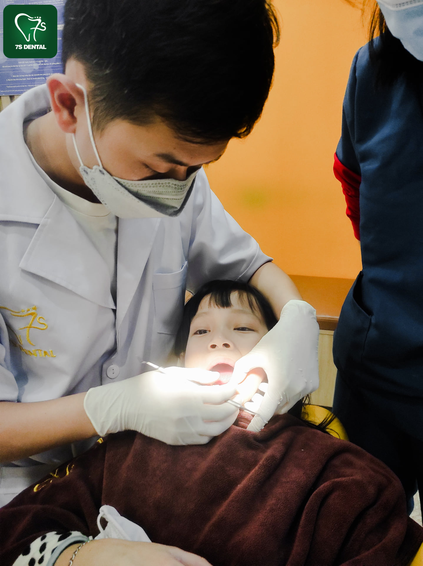 Tiền chỉnh nha cho bé